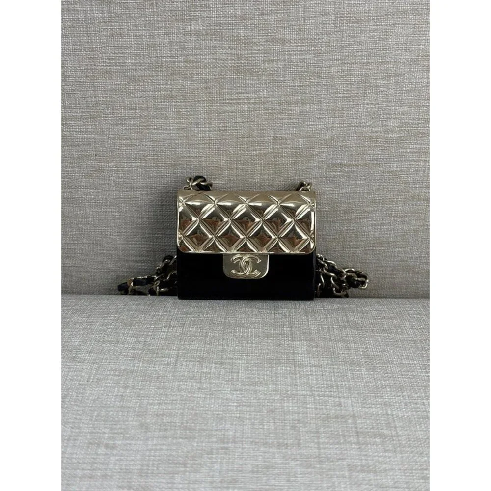 CHANEL Gold/Black Metal Mini Classic Pendant SHW